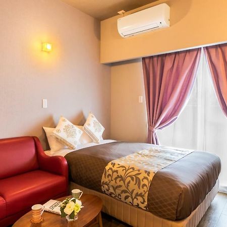 Aparthotel Mr. Kinjo In Ishikawa Inter Uruma Exterior foto